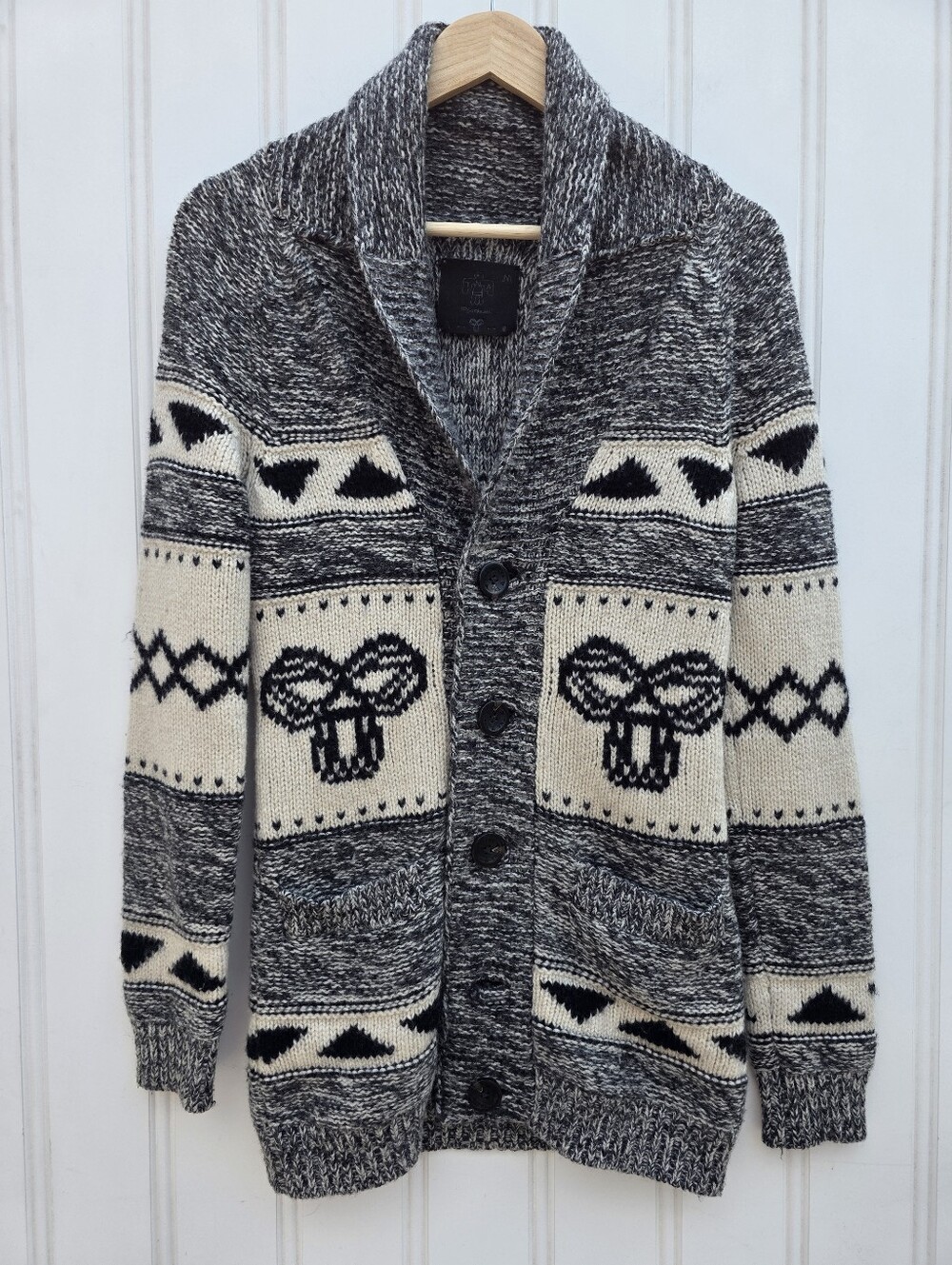 TNA Aritzia Cowichan Lambswool Button Cardigan Sweater Grey Cream Womens Medium